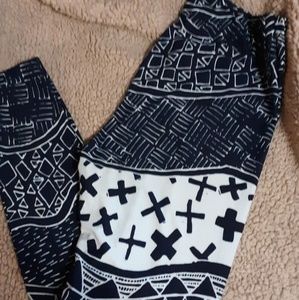 Lularoe blue leggings with x's